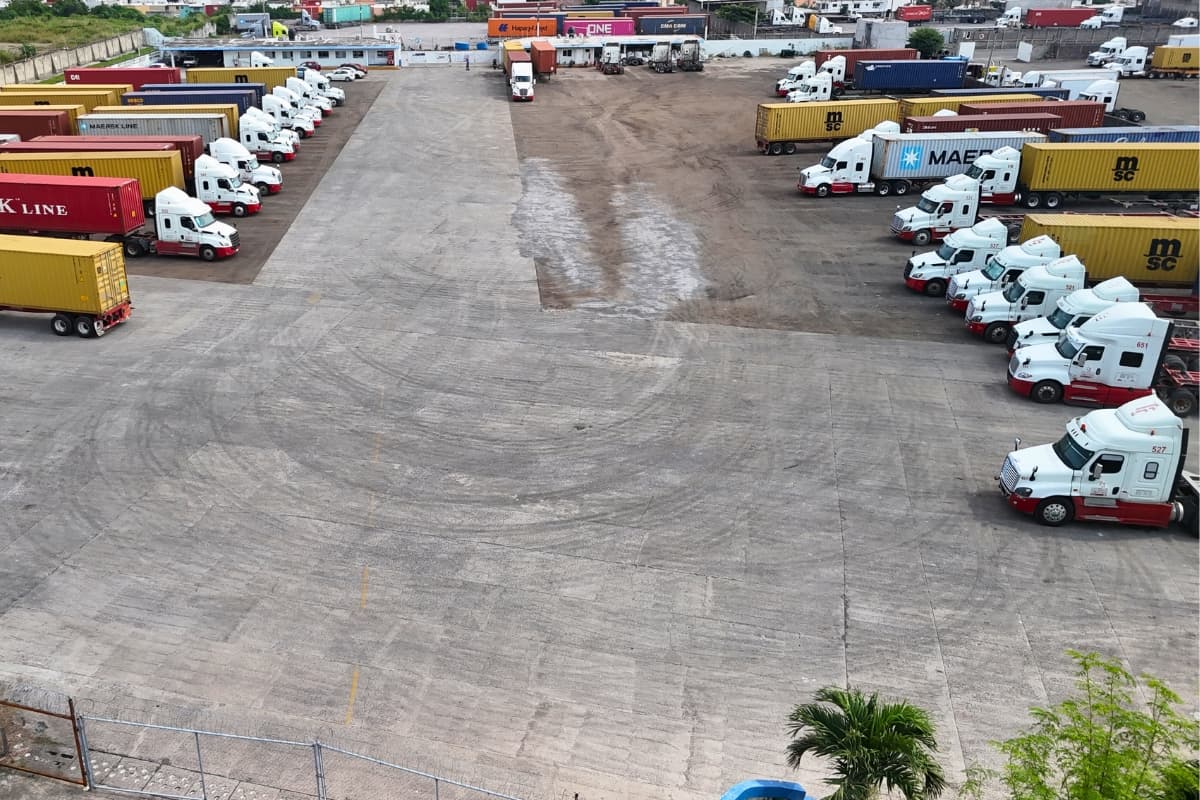 Patio para trailers en zona portuaria de Veracruz